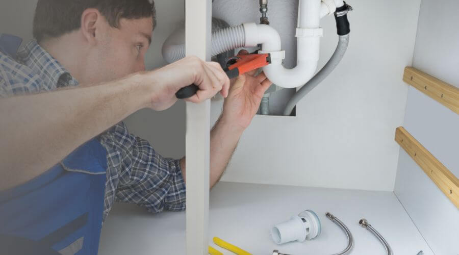 Expert burst pipe repair services in Grant, FL